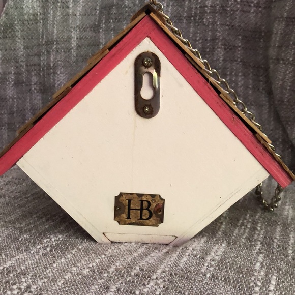 HB Wood birdhouse with chain for hanging - Picture 4 of 5